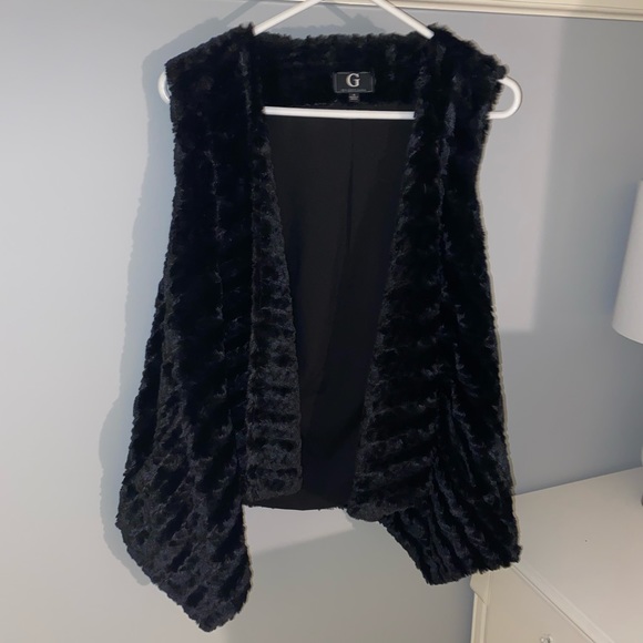 Faux Fur Vest - Picture 1 of 5
